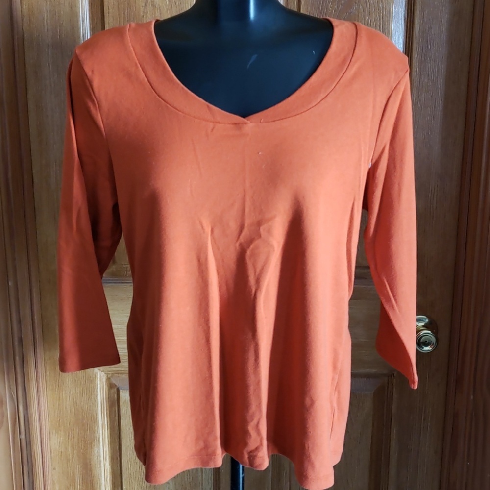 3/4 sleeve top.